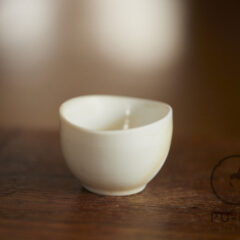 Teo’s porcelain cup #01726